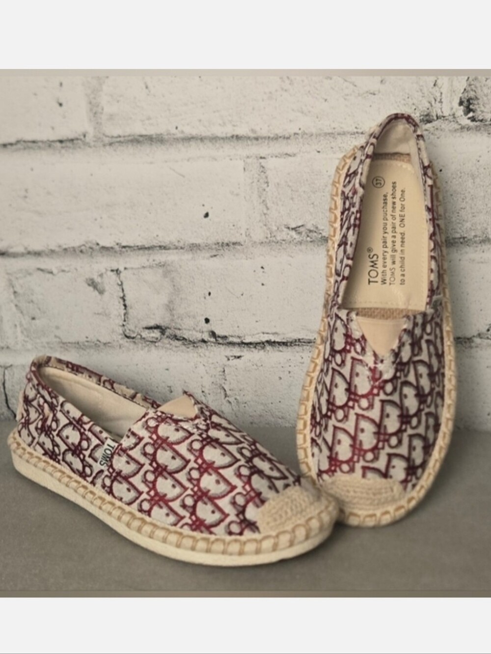 Toms Cream and Burgundy Espadrille Slip-On Shoes - Picture 1 of 10